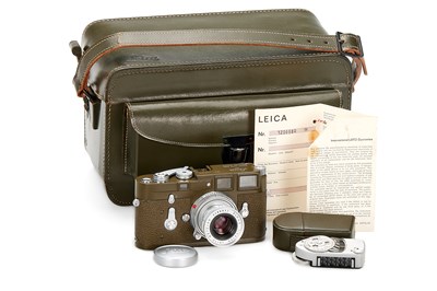 Lot 135 - Leica M3 Olive Green 'Bunderwehreigentum'