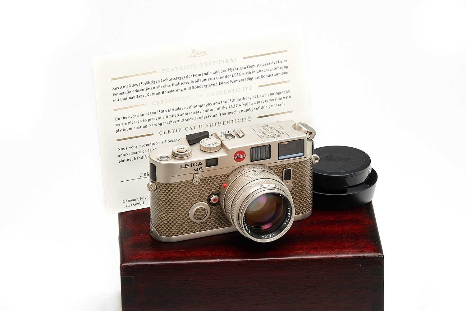 Lot 155 - Leica M6 Platin 150 Jahre Edition