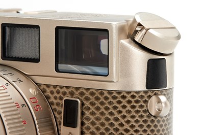 Lot 155 - Leica M6 Platin 150 Jahre Edition
