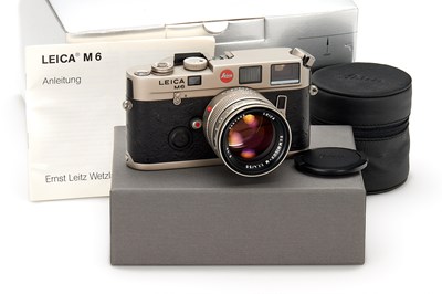 Lot 157 - Leica M6 Titan 10412 + Summilux-M 1.4/50mm Titan