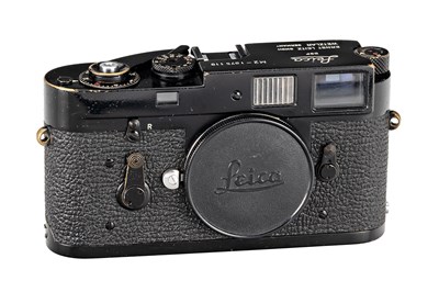 Lot 46 - Leica M2 Black Paint