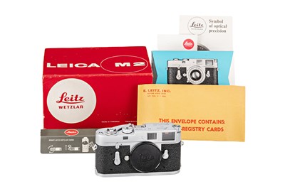 Lot 48 - Leica M2-R Chrome