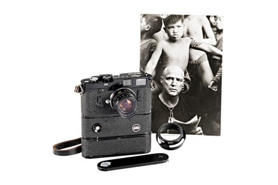 Lot 53 - Leica M4 Mot Black Paint 'Chas Gerretsen'