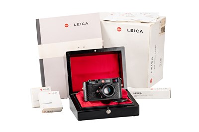 Lot 62 - Leica M6 Black 'Ein Stück Leica' 10496