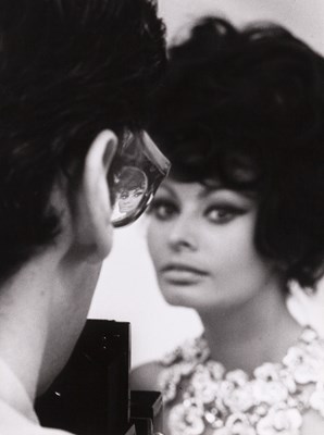 Lot 44 - TAZIO SECCHIAROLI (1925–1998) | Richard Avedon photographing Sophia Loren, Rome, Italy 1966