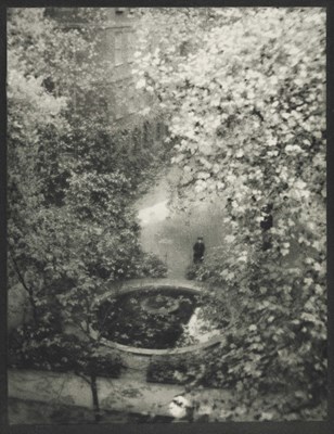 Lot 12 - ALVIN LANGDON COBURN (1889–1956)