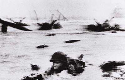Lot 63 - ROBERT CAPA (1913–1954)