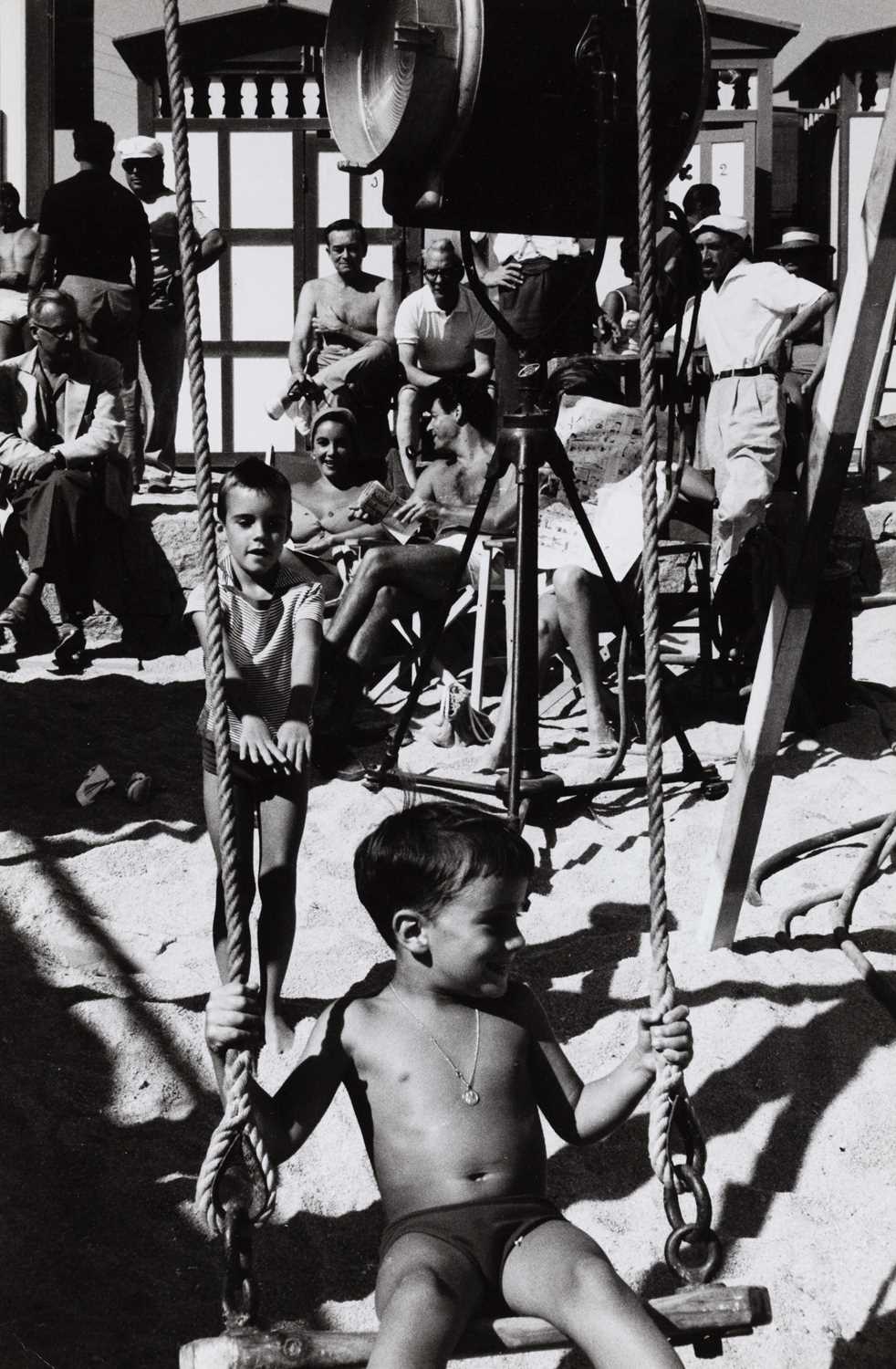 Lot 94 - BURT GLINN (1925–2008)