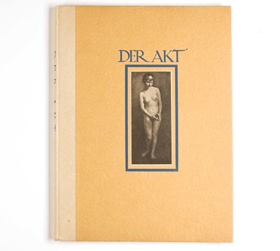 Lot 18 - GERMAINE KRULL (1897–1985) / WANDA VON DEBSCHITZ-KUNOWSKI (1870–1935) / JOZSEF PÈSCI (1889–1956)