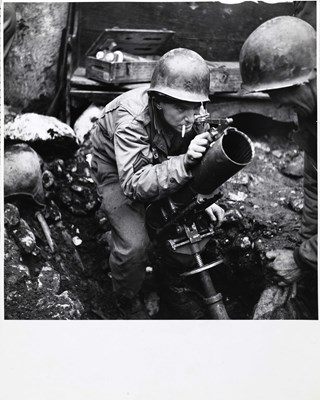 Lot 58 - ROBERT CAPA (1913–1954)