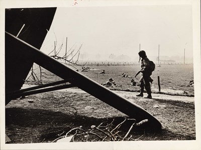 Lot 64 - ROBERT CAPA (1913–1954)