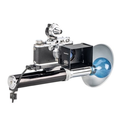 Lot 33 - Leica IIIa with NY Flash Unit SESLY