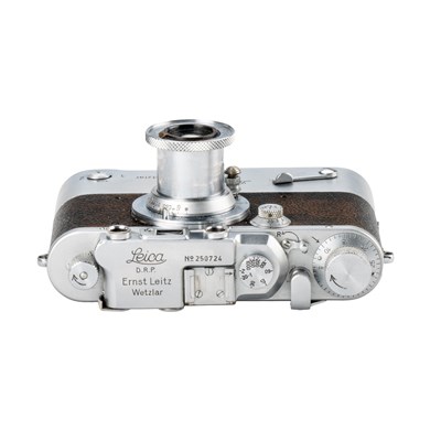 Lot 37 - Leica IIIa + MOOLY No.826
