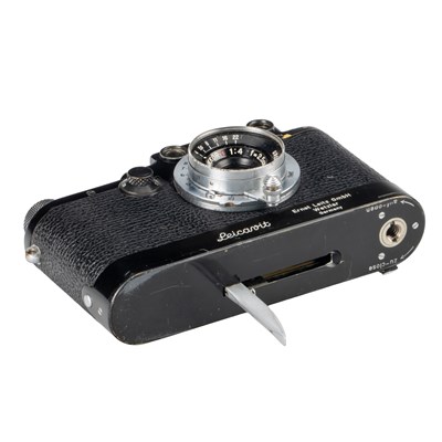 Lot 64 - Leica IIIf + Leicavit black paint + W-Nikkor 4/2.5cm