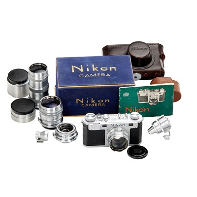 Lot 227 - Nikon M outfit