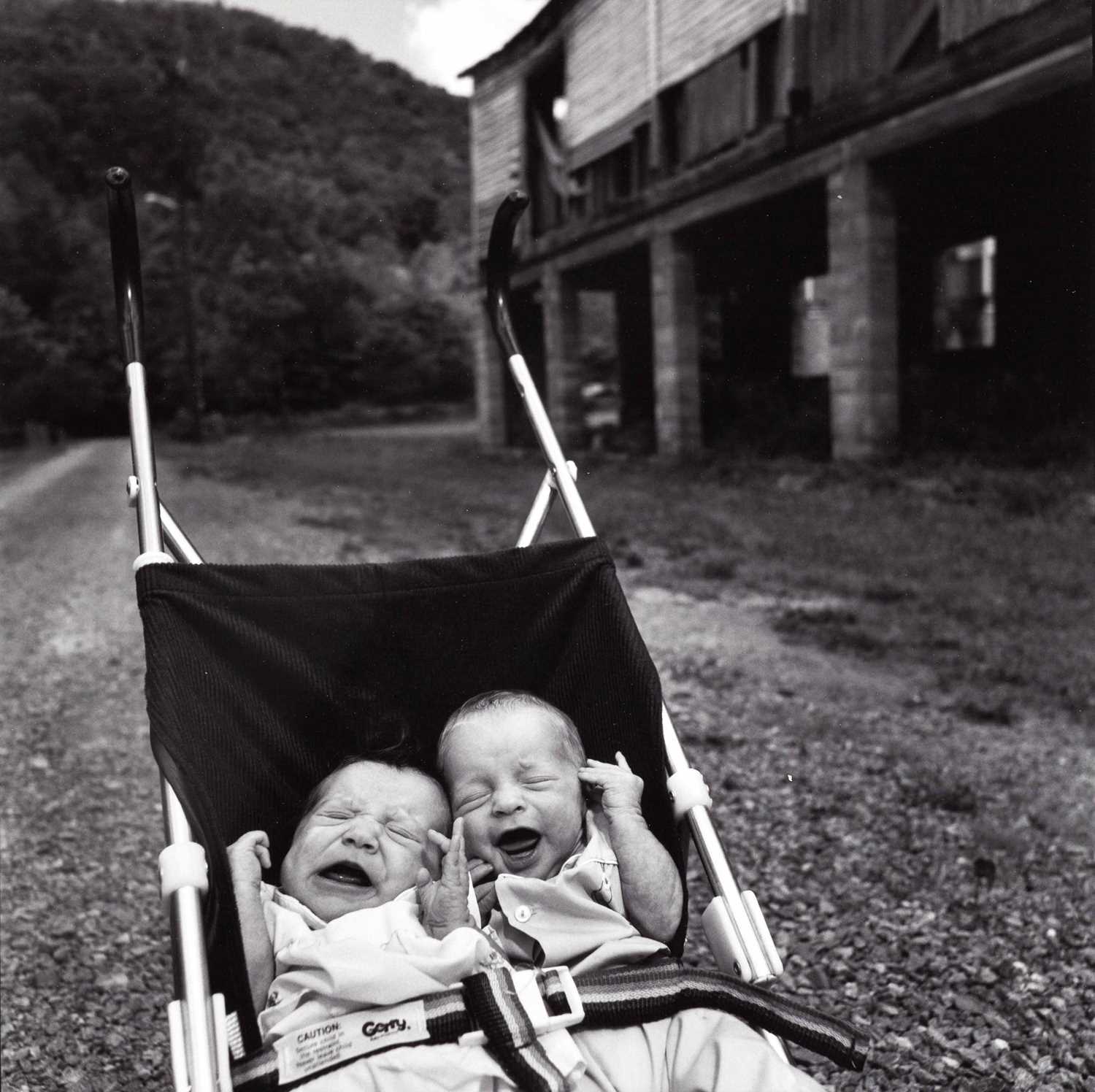 Lot 7 - MARY ELLEN MARK (1940–2015)