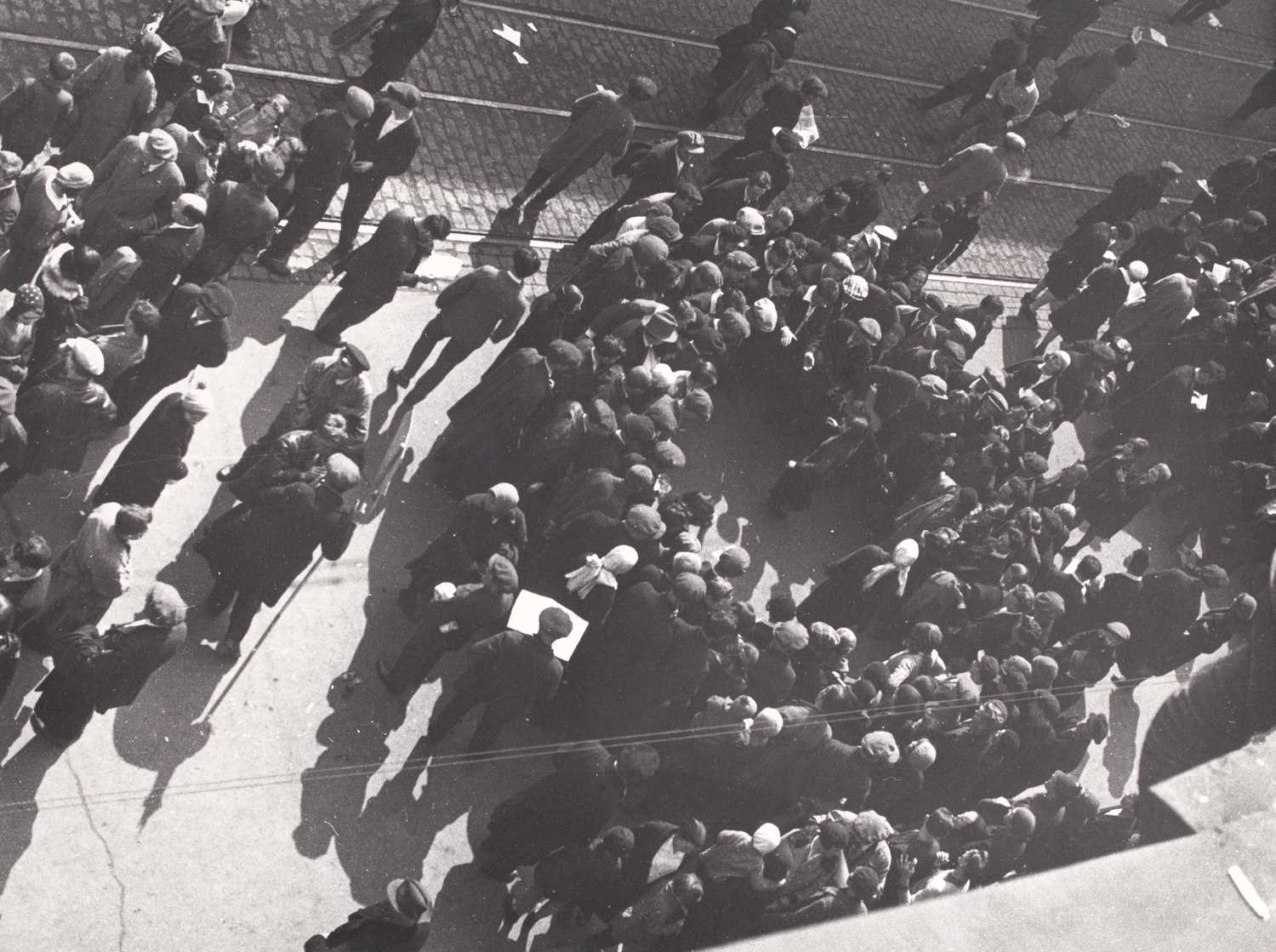 Lot 78 - ALEXANDER RODCHENKO (1891–1956)
