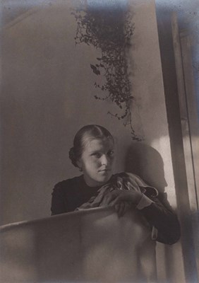 Lot 79 - ALEXANDER RODCHENKO (1891–1956)