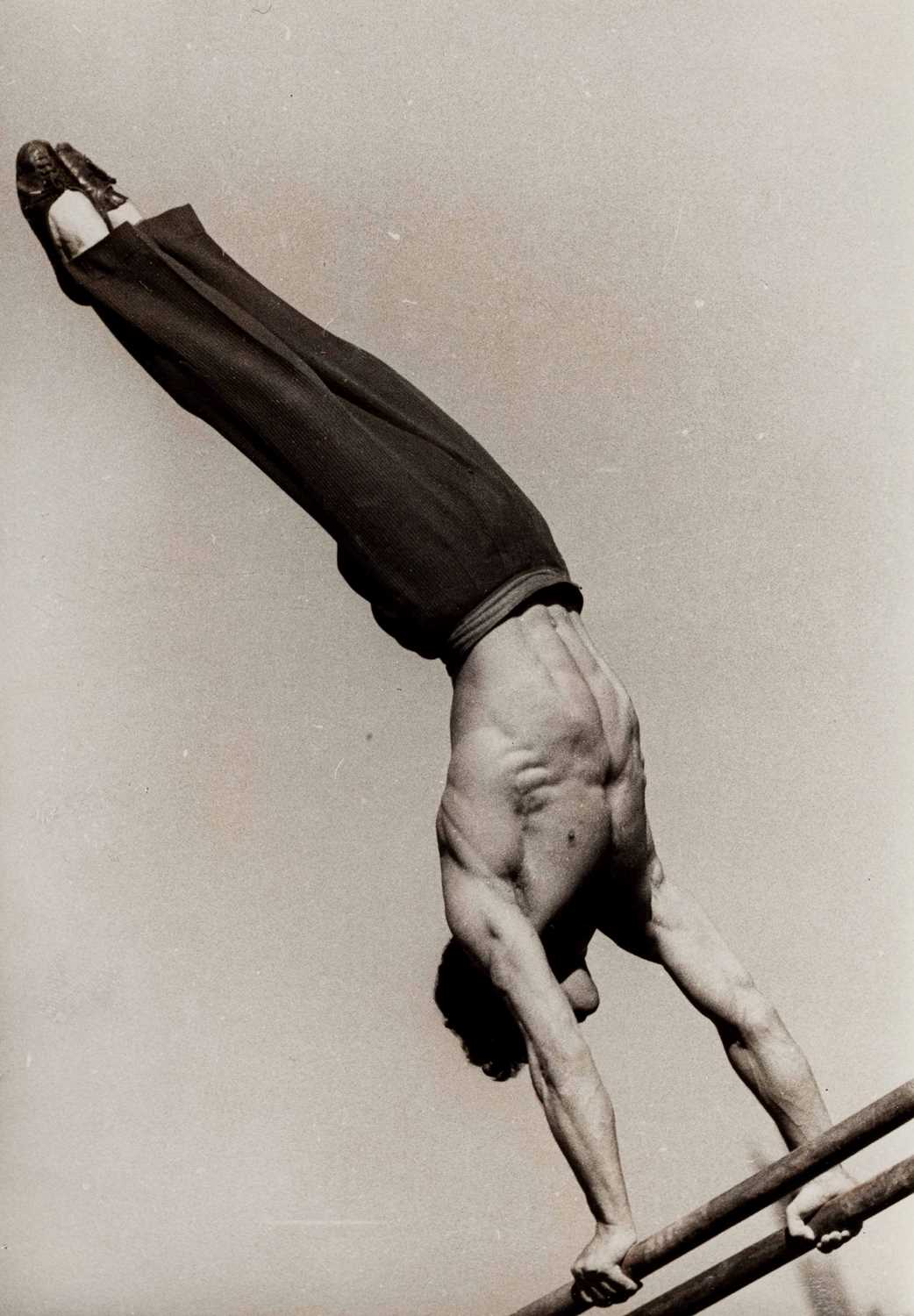 Lot 80 - ALEXANDER RODCHENKO (1891–1956)