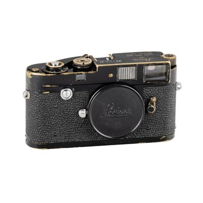 Lot 28 - Leica M2 Black Paint "Button Rewind"