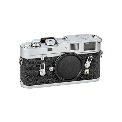 Lot 33 - Leica M4 Chrome