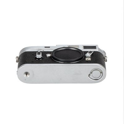 Lot 33 - Leica M4 Chrome