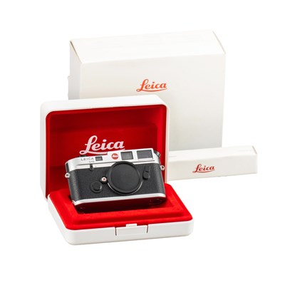 Lot 34 - Leica M6 chrome 10414 Panda