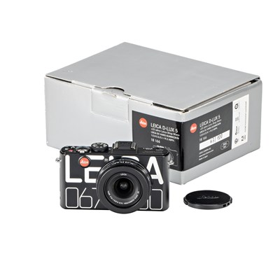 Lot 72 - Leica  D-Lux 5 "Heimo Zobernig"