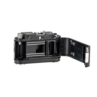 Lot 77 - Berning Robot Royal Mod.III Black