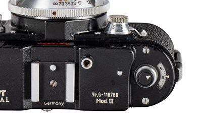 Lot 77 - Berning Robot Royal Mod.III Black