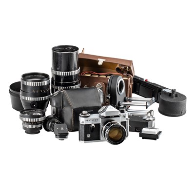 Lot 107 - Pentacon Super outfit