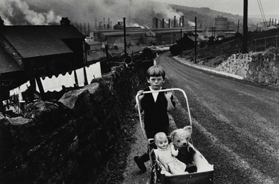 Lot 85 - BRUCE DAVIDSON (*1933)