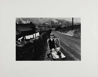 Lot 85 - BRUCE DAVIDSON (*1933)