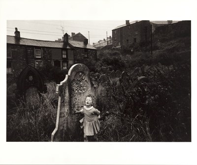 Lot 155 - BRUCE DAVIDSON (*1933)