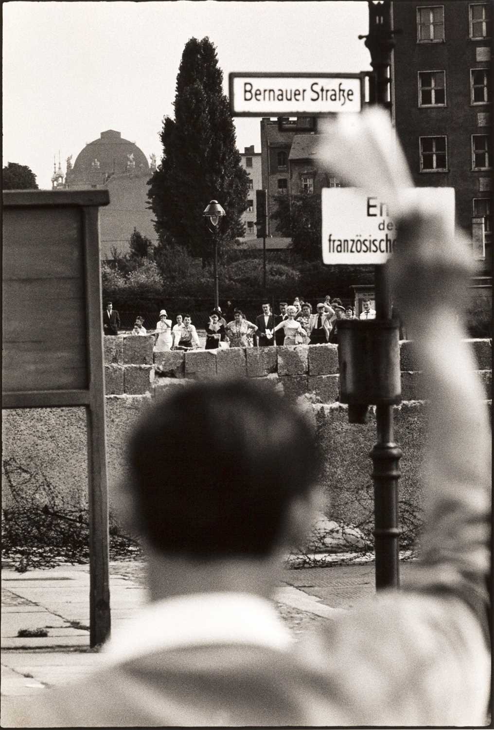 Lot 158 - RENÉ BURRI (1933–2014)